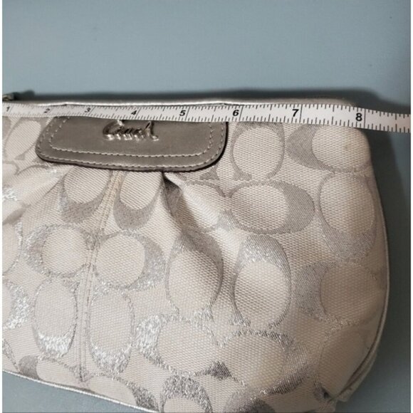 Coach White Monogram Canvas Large Wristlet Clutch Bag - Picture 9 of 14